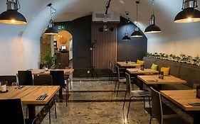 Uroczy apartament obok Opery i Dworca Głównego